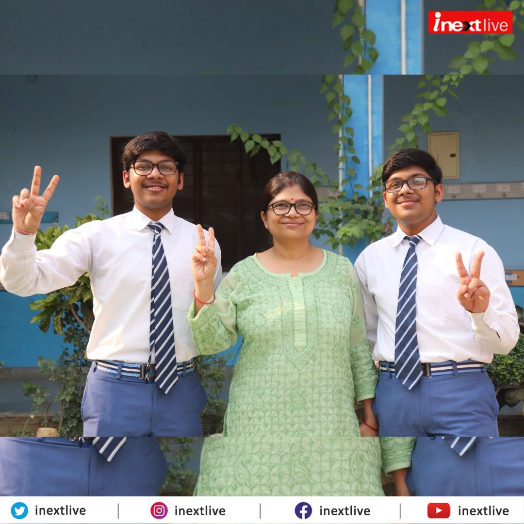 inextlive's tweet image. #Gorakhpur आईसीएसई का रिजल्ट घोषित हुआ। स्टूडेंट्स पैरेंट्स के साथ पहुँचे स्कूल। बोर्ड रिजल्ट की खुशी में मिठाई खाते छात्र

#GorakhpurNews #ICSEResult2023 #iscresult2023 #BoardExamResults #icseresults2023 

📸 by : @Pranjal_sahu111