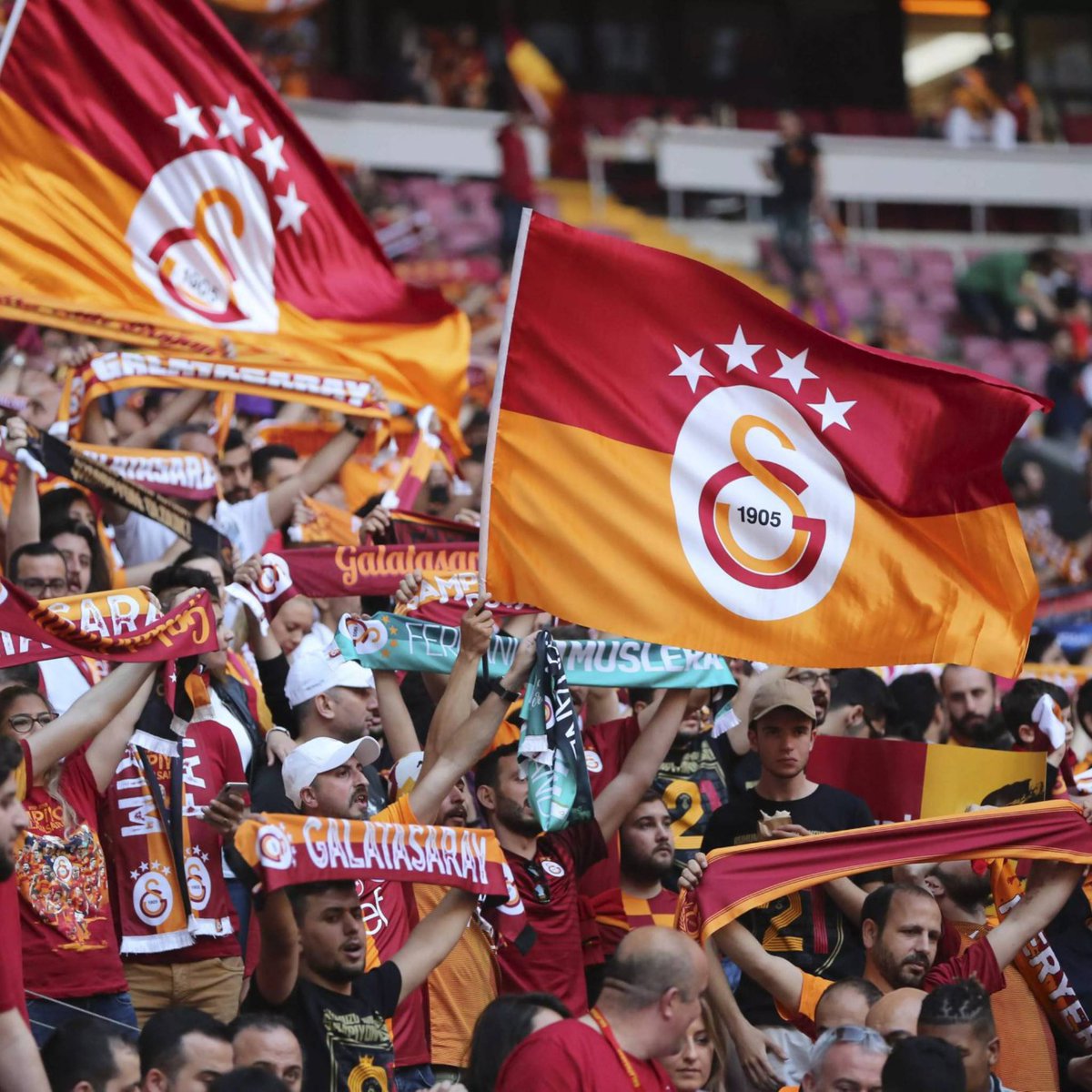 HurAslan's tweet photo. Açıklama | Galatasaray siyaset üstüdür. https://t.co/3mOLB23BBB
