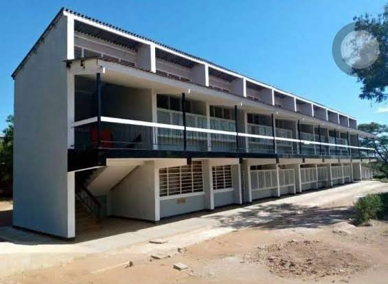 AfisaElim's tweet image. SHINYANGA SECONDARY SCHOOL (SHY BUSH)

LOCATION: SHINYANGA, TANZANIA

OWNER: TANZANIA GOVERNMENT

💨Unaambiwa hapa ndio alikosoma Kigwangala PCB yake😀 

Waje watuambie kwanini waiite shy bush