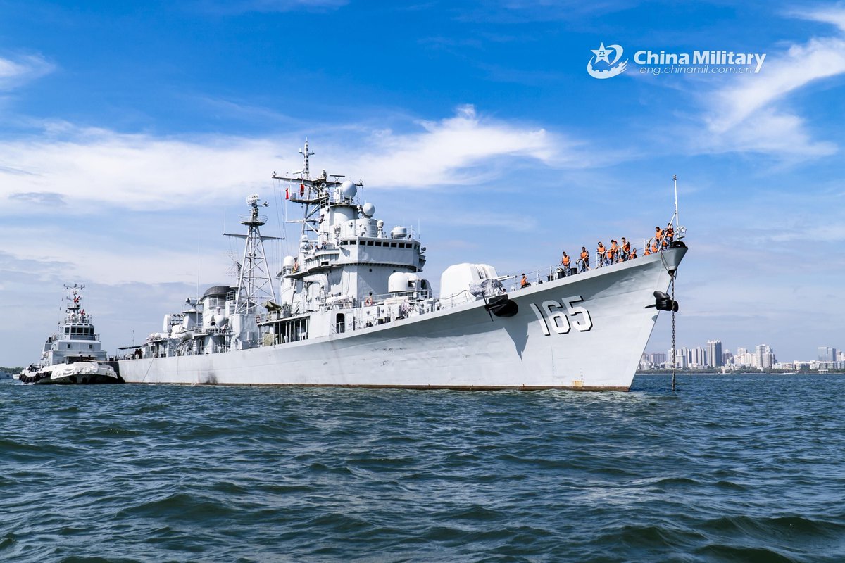 PDChinese's tweet photo. 【中國人民解放軍海軍艦艇和空軍八一飛行表演隊將赴馬來西亞參加蘭卡威國際海事和航空展】應主辦方邀請，中國人民解放軍海軍驅逐艦湛江艦及空軍八一飛行表演隊將分別赴馬來西亞，參加於5月23日至27日舉行的第十六屆蘭卡威國際海事和航空展。 https://t.co/ak8FIl5Cdp