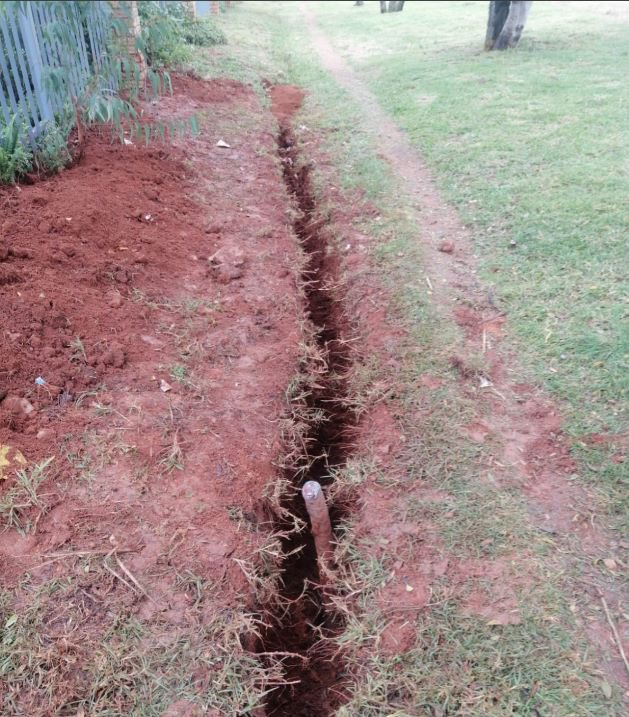 Jeanene007's tweet photo. @CityPowerJhb Please go fix the cable that was stolen by Doxa Deo church and restore Beretta street!! https://t.co/OkbcuJlmGt