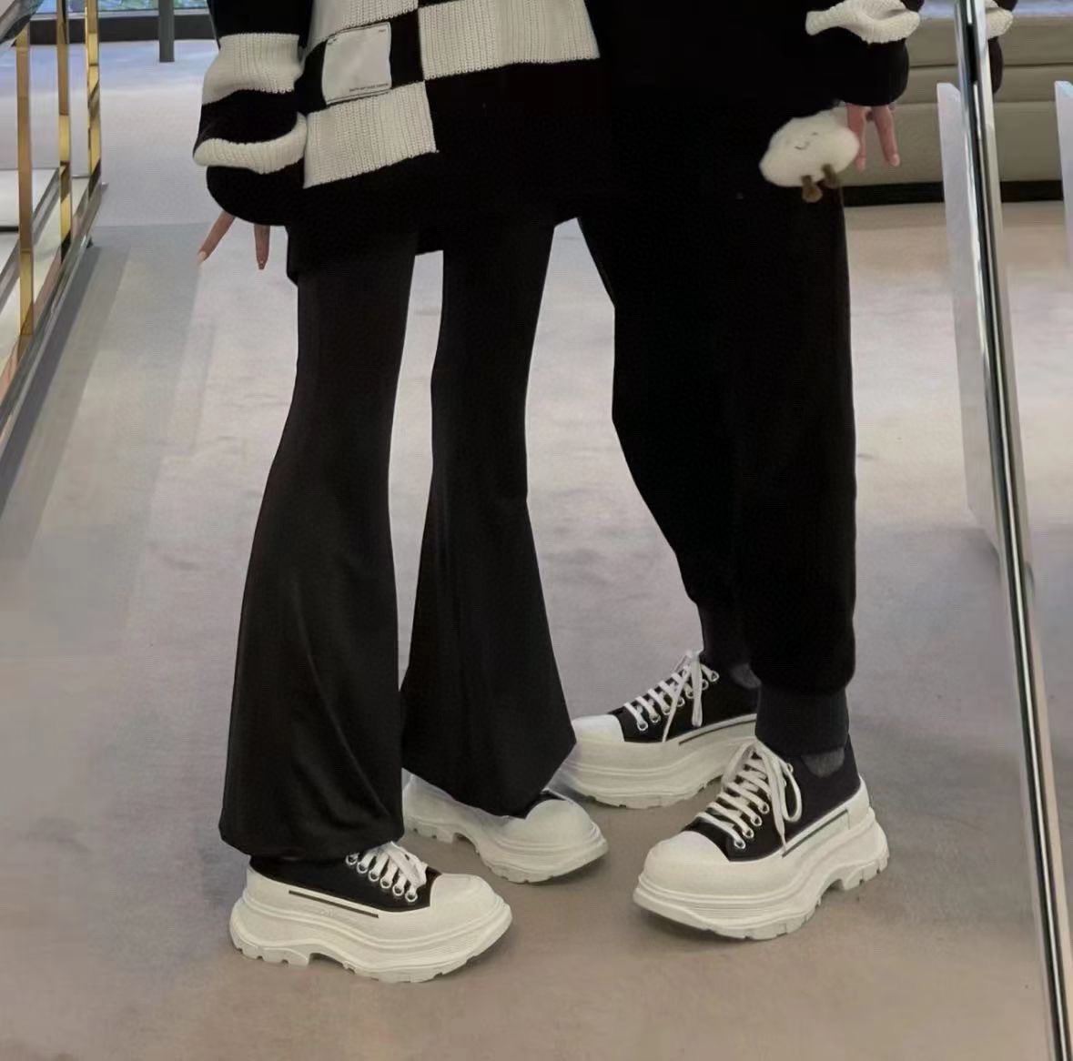 eeveshu's tweet image. Có hay không 
👜🕶👓👡

Chỉ cần sao chép 

#lvmh #chanel #chanelbag #lvmhshoes #guccishoes #gucci #520❤️ #thờitrang #khởichạymới