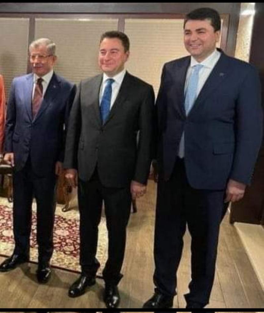 Bu arada unutmadan bu üç silahşör yüzde 1 ile 35 milletvekili almışlar.Kazananlar kulübüne bunlarında yazalım tebrik edelim😛
