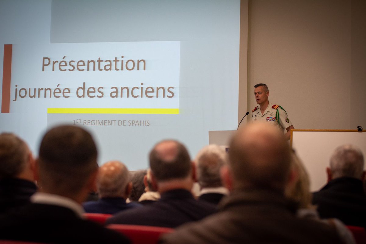 1erSpahis's tweet image. #Spahis un jour, spahis toujours ! Plus de 300 anciens se sont associés à la journée que nous leur avons dédiée la semaine dernière au régiment. 
Notre famille prend soin de tous, y compris ceux qui ont quitté l’uniforme. Leur engagement se poursuit à l’ombre du Toug ! Merci 🫡