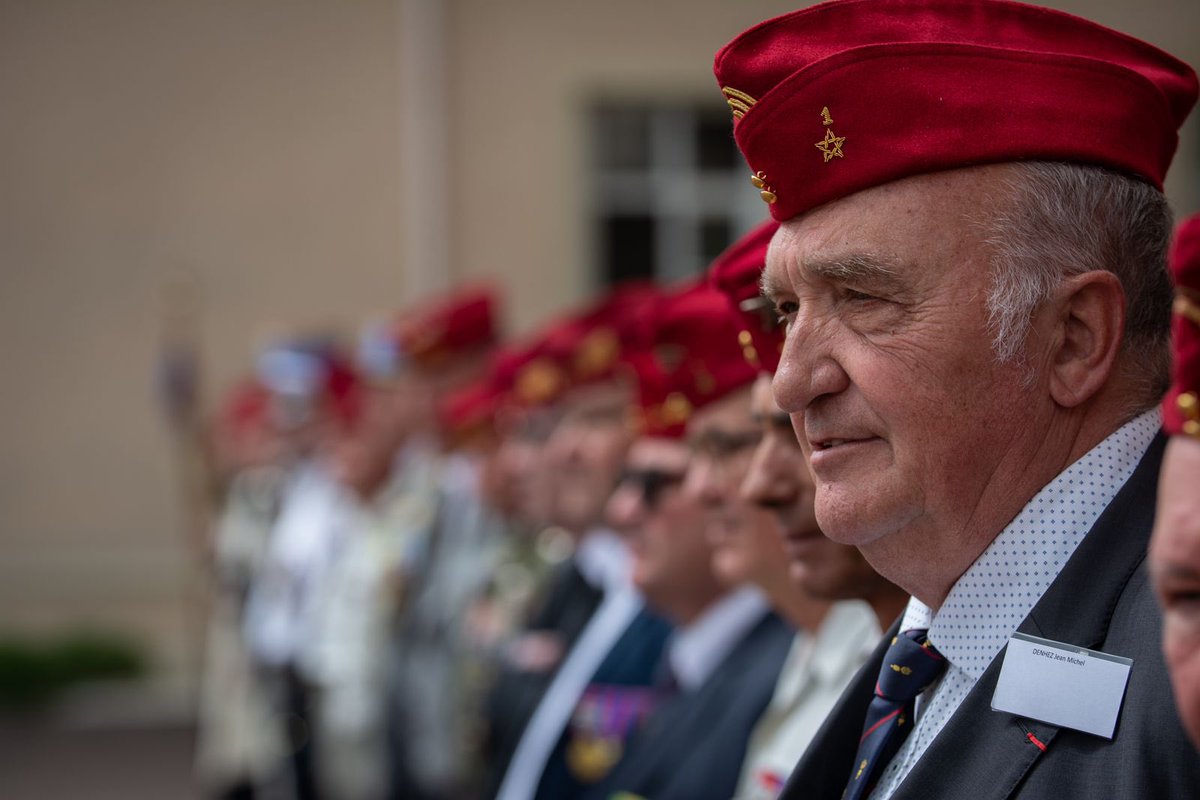1erSpahis's tweet image. #Spahis un jour, spahis toujours ! Plus de 300 anciens se sont associés à la journée que nous leur avons dédiée la semaine dernière au régiment. 
Notre famille prend soin de tous, y compris ceux qui ont quitté l’uniforme. Leur engagement se poursuit à l’ombre du Toug ! Merci 🫡