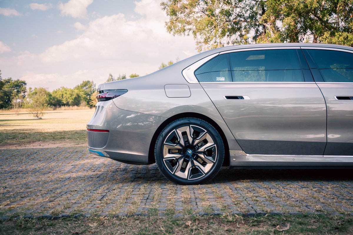 …and BMW claims up to 625km on a full charge. The BMW i7 is priced from R2,825,000 . We look forward to spending time with the saloon but hopefully at the rear seats.

📝: <a href="/salaontop/">Sala Masindane</a>
📸: <a href="/nhlanhla1803/">Nhlanhla</a>