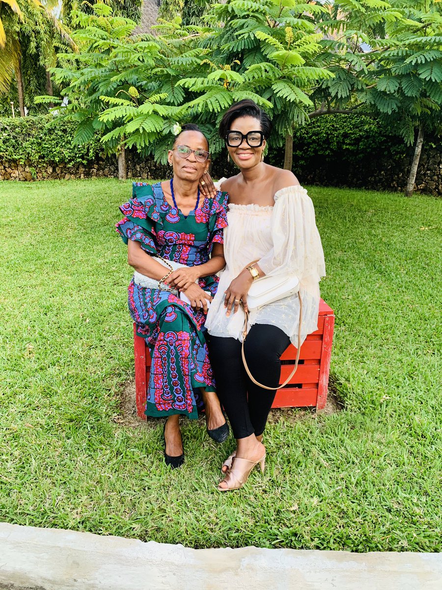 BertheMorisho's tweet photo. À toi ma maman chérie heureuse fête des mères avec gratitude.Tu as toujours été là pour nous❤️avec patience et Amour. Nous t’aimons maman chérie 💋 https://t.co/c1mS05WNSO