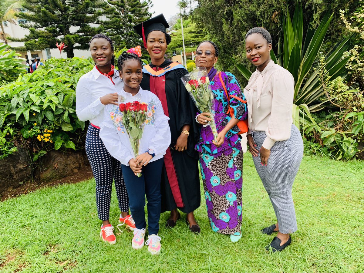 BertheMorisho's tweet photo. À toi ma maman chérie heureuse fête des mères avec gratitude.Tu as toujours été là pour nous❤️avec patience et Amour. Nous t’aimons maman chérie 💋 https://t.co/c1mS05WNSO