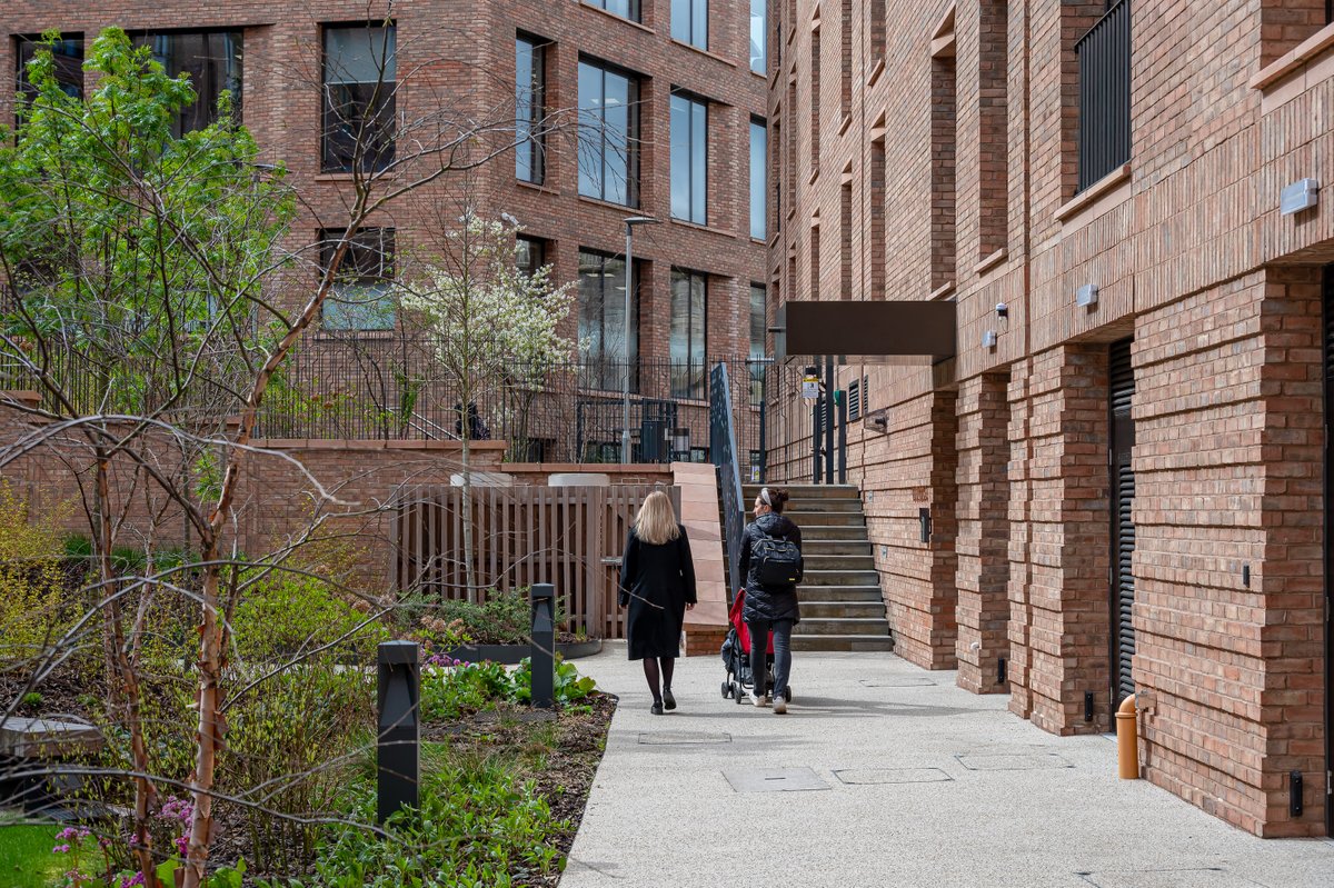 Have you thought about investing in property and becoming a landlord?

We know that tenants are searching for two and three-bedroom apartments within the heart of #York. 

Hudson Quarter is an exciting opportunity for those looking to invest in a prestigious property.