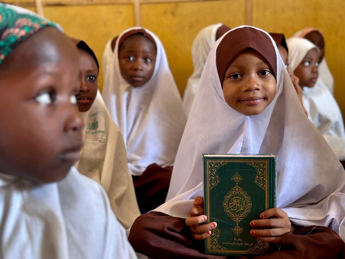 hayratyardimen's tweet photo. 📚We distributed 2,800 copies of the Holy Qur’an to students in Nigeria. https://t.co/mGmT0DSXju