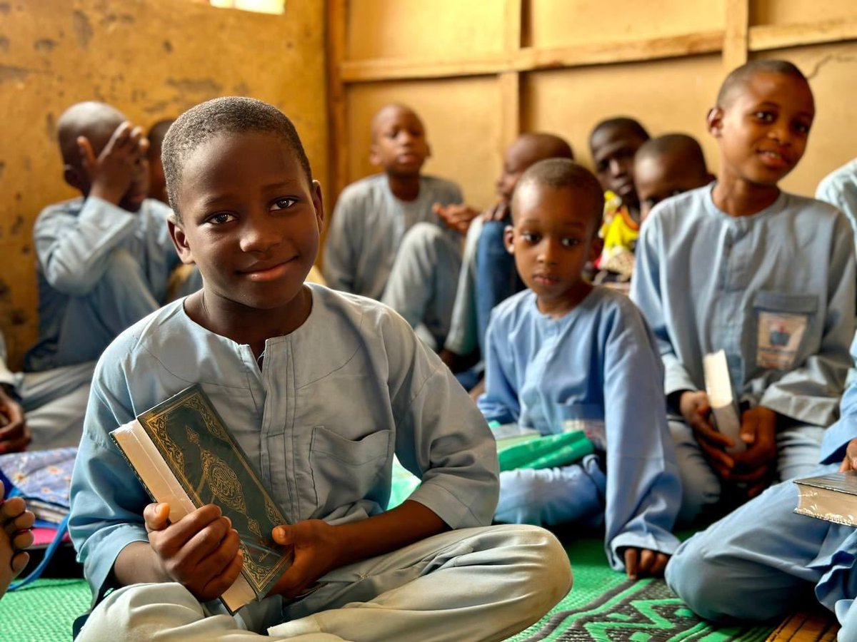 hayratyardimen's tweet photo. 📚We distributed 2,800 copies of the Holy Qur’an to students in Nigeria. https://t.co/mGmT0DSXju