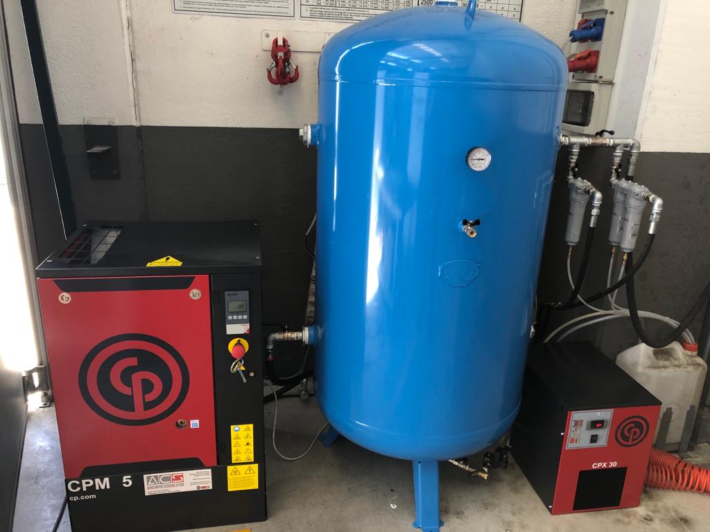 AirComp_HQ's tweet photo. #Centrale #distribuzione #AriaCompressa: #compressore a vite a iniezione olio CPM5➡#essiccatore a #refrigerazione CPX30➡#filtri di linea➡#serbatoio di accumulo aria compressa verticale da 720L!
Scegli il meglio!
T.0266016226
info@aircompressorsolution.it
#industrial #impianti https://t.co/QeExGfXskh