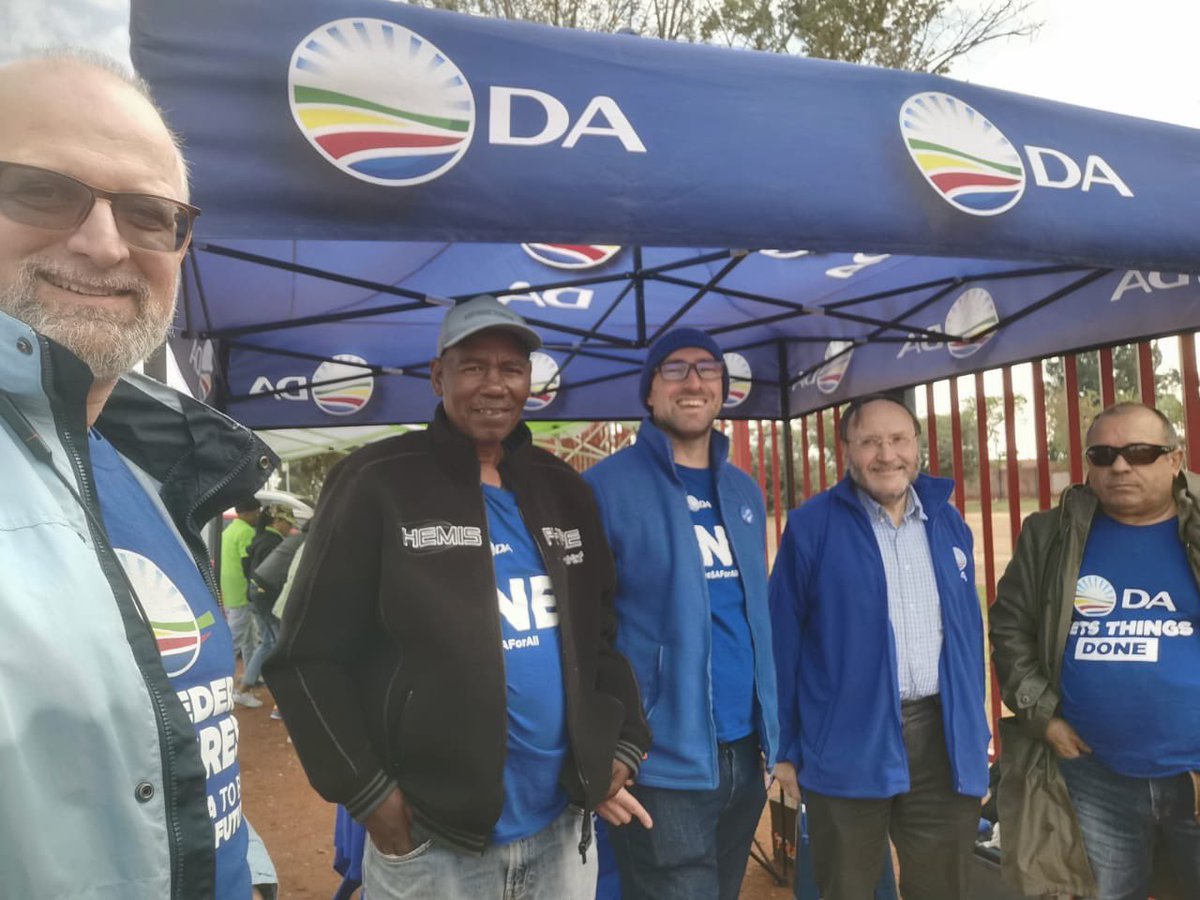 mphophalatse1's tweet photo. I’m in the gazebo where people are having lunch while others continue to man the meet&amp;greet table. I refuse to live in a world where I can’t even have lunch in peace without worrying about window-dressing for proponents of bigotous vitriol. Here’s some more pics for you💙💙💙 https://t.co/FFzNTAAiJs
