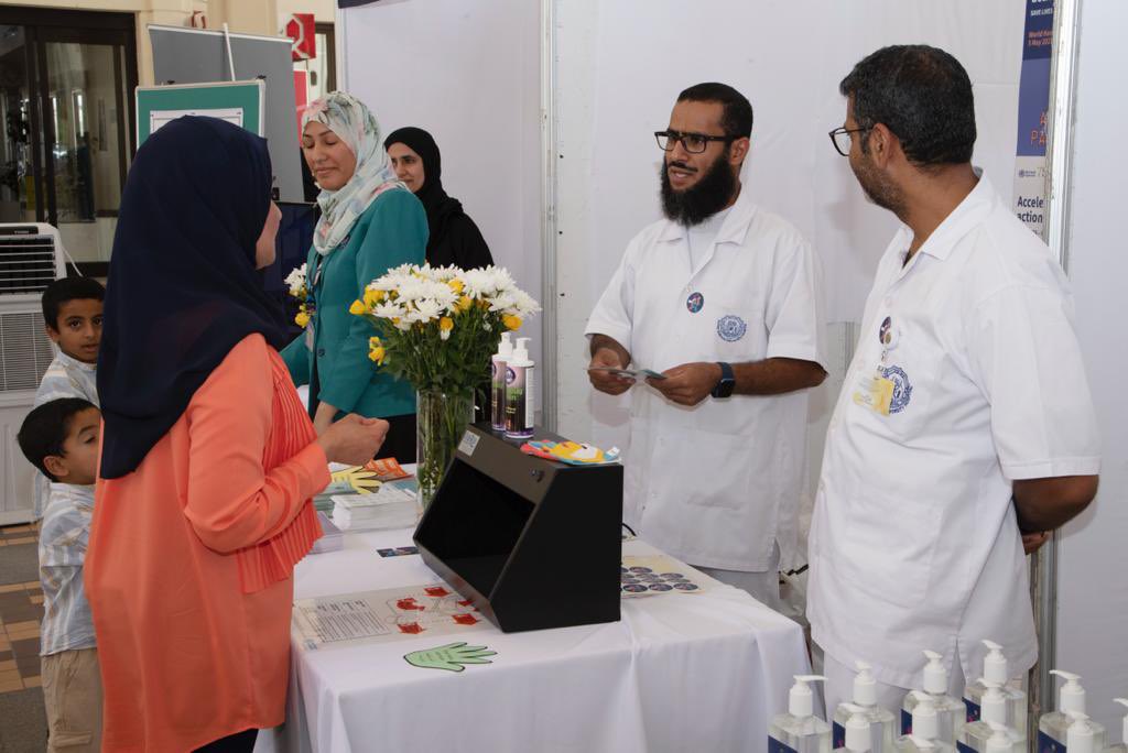 Z_albalushi02's tweet photo. Save lives - clean your hands , we accelerate action together #SQUH many thanks to the healthcare staff and infection control dept for their hard work and dedication https://t.co/pnrQwTLczH