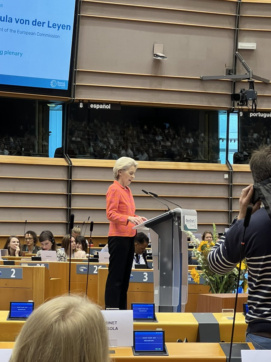 Chloé Mikolajczak (@chloemkljczk) on Twitter photo The moment <a href="/EU_Commission/">European Commission</a> President <a href="/vonderleyen/">Ursula von der Leyen</a> says “the growth model is simply obsolete” 🤯
#BeyondGrowth The moment <a href="/EU_Commission/">European Commission</a> President <a href="/vonderleyen/">Ursula von der Leyen</a> says “the growth model is simply obsolete” 🤯
#BeyondGrowth