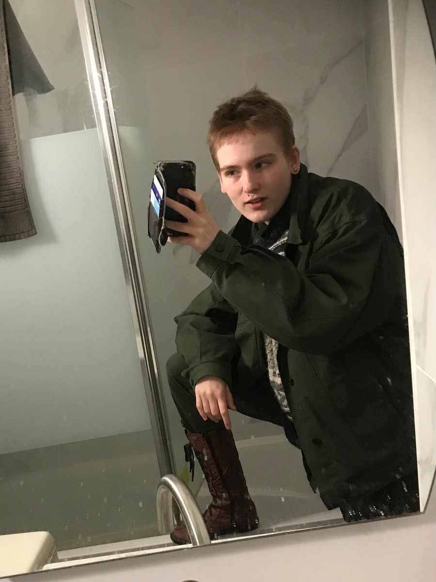 CGoon02's tweet photo. so artemy pilled https://t.co/V6PFD32WKl