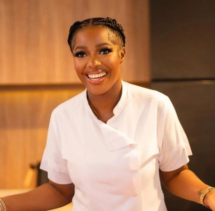 0xArbit's tweet photo. Finally, Nigerian chef, Hilda Baci breaks Guinness World Record https://t.co/QaGU4UyYli https://t.co/wOHu5FnusB