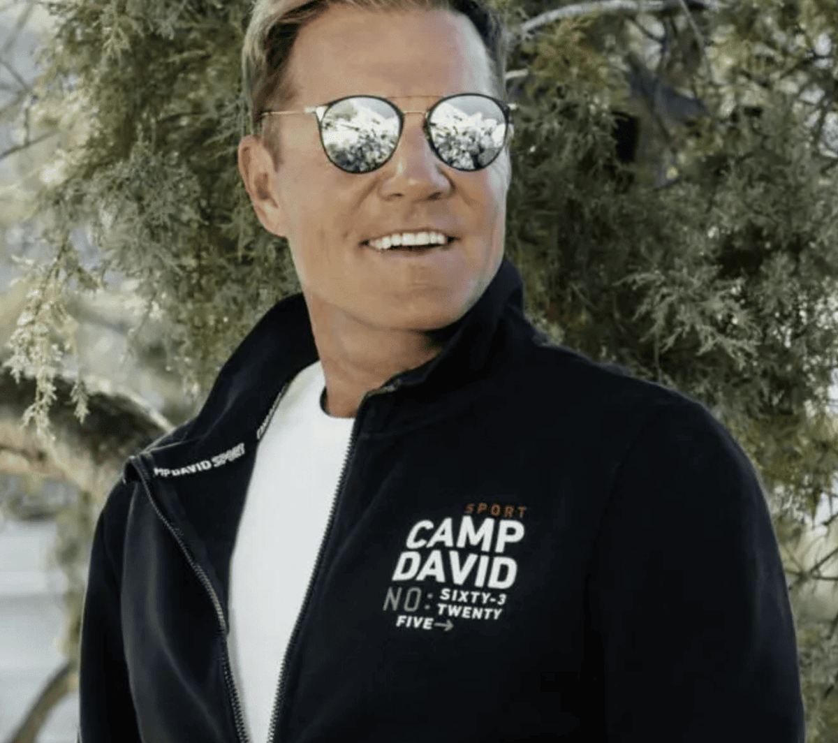 profashionals.de/gemeldet/camp-… Entgegen landläufiger Auffassung haben die kryptischen Texte und Zahlen auf Camp David-Shirts sehr wohl einen Sinn.