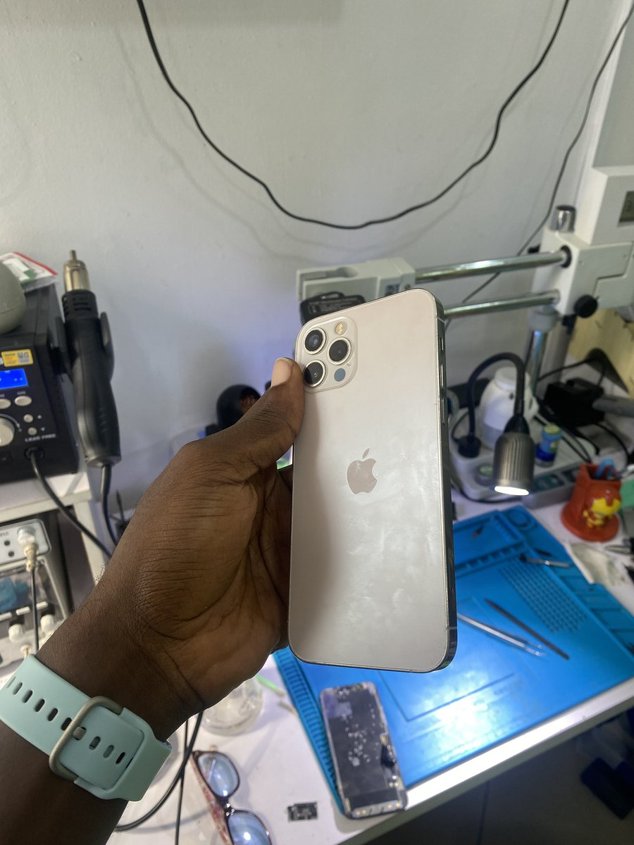 protafix's tweet image. iPhone 12 Pro back glass replacement 

Let’s be your plug for everything repairs

#protafix
#iphone12pro
#iphonebackglass