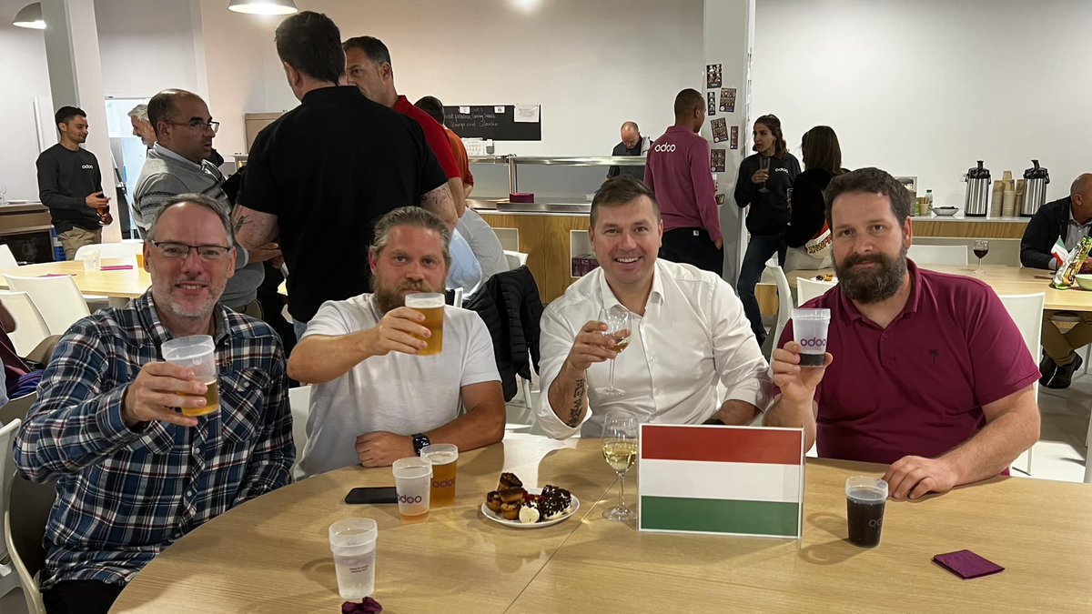 OnlineOdoo's tweet photo. Még egy kis képes beszámoló a Partner napról: miénk volt a magyar asztal, kipróbáltuk az Odoo járgányokat, újra megnéztük az irodát és az Odoo harangot, amit eladás esetén megkongatnak, és persze a legfontosabb: szokás szerint sokat tanultunk és inspirálódtunk. 💜
Köszönjük! https://t.co/zXonM1FRUD