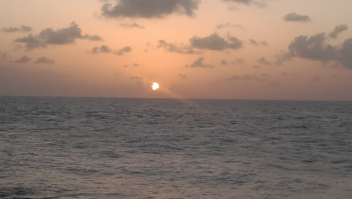 rov_bsingh's tweet image. One more Sunset of life...

#sunset #ocean #sealife #travel