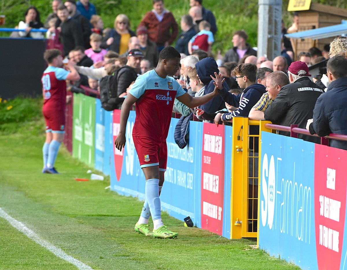 RETAINED: Ange Djadja

<a href="/ADjadja29/">Ange Djadja</a> has continued his development at Farnham this past season and is a huge fan favourite with the <a href="/clockendfarnham/">ClockEnders</a>.

Pleased to retain another young talent familiar with the Club.