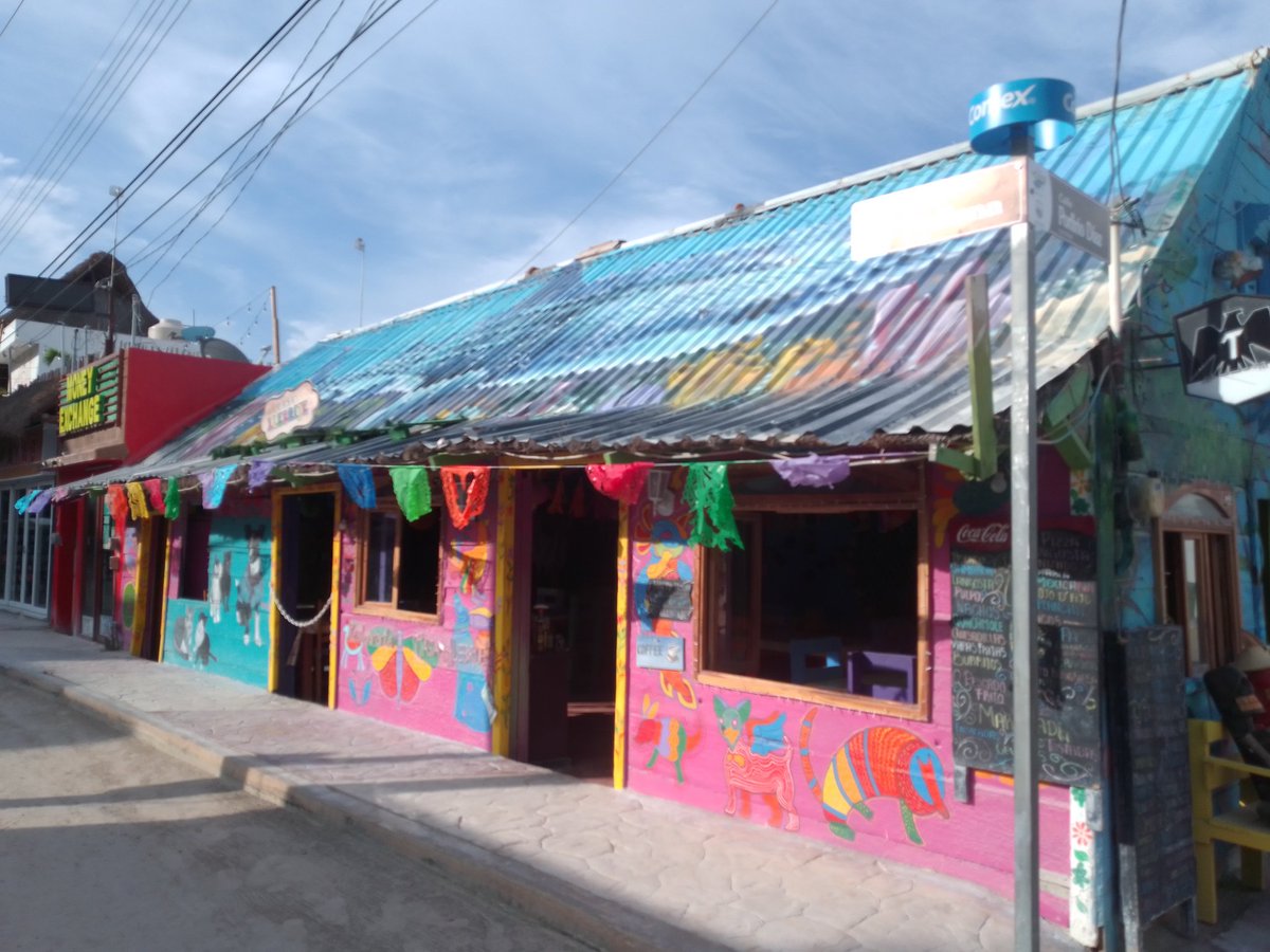 MartinGIglesias's tweet photo. Cuando venga a #Holbox no deje de preguntar por la historia de los fundadores de la isla. Desde la #GuerraDeCastas en 1847 hasta nuestros días. Bienvenidos a #QuintanaRoo https://t.co/ARnLTRTMuP