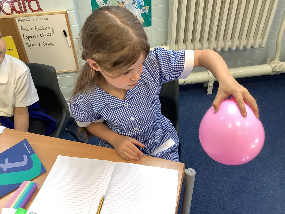 MPPS_Wirral's tweet photo. Year 4 made their own instruments in Science; a shrieking balloon, a straw oboe, a comb saxophone and a bottle orchestra! Then they investigated how to change the pitch of their instruments. 🎶 #MPPSScience #MPPSYear4 https://t.co/0Iu2sl7VUZ