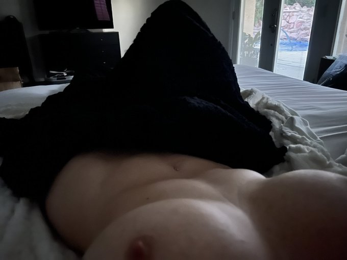 Guess I&rsquo;ll get up. https://t.co/TjnhDLfB8z<a href="/tag/garageworkout"class="tags"><span>#garageworkout</span></a>