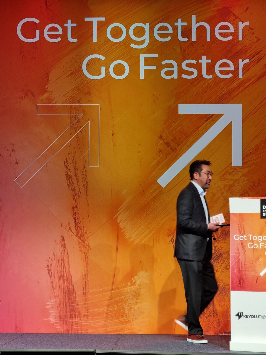 marceloancelmo's tweet photo. @RealGeneKim on stage opening #DOES23 #devopses23 @ITRevDOES https://t.co/gJnehAiQMU