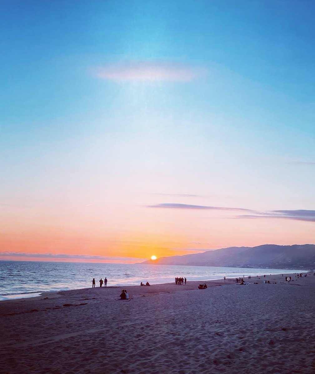 Sunset in Malibu ❤️

#sunsetlovers #MotherNature #graceful #enjoythelittlethings #LifeisBeautiful