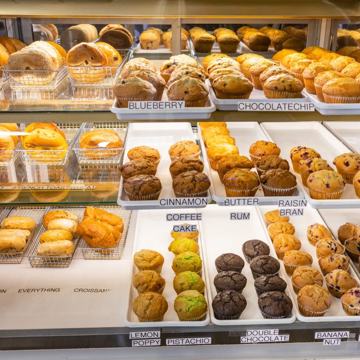 DempseysMedford's tweet image. With our extensive breakfast menu featuring 25 flavorful omelets, 12 delicious bagel options, and 15 freshly baked muffin flavors, it's easy to see why we're the go-to spot for breakfast in Medford. #BreakfastOfChampions #MadeFreshDaily #Dempseys #MedfordMA