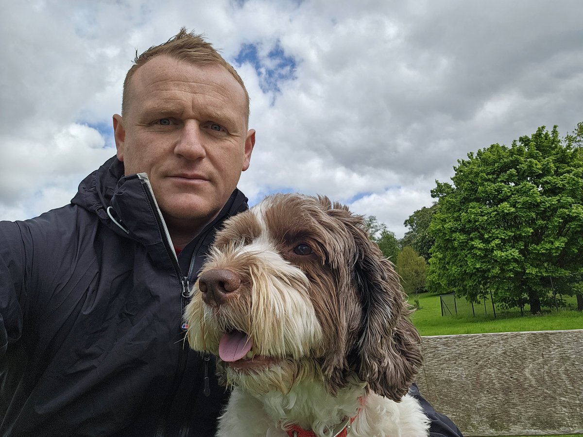 Cundy79's tweet photo. Sometimes, you just need to walk to clear your head and forget about what life constantly throws at you. Dogs are the greatest listeners. They never judge or repeat what you tell them. I prefer them to humans. #healthymind #healthylifestyle #healthywellbeing https://t.co/ynI9UqkPBW