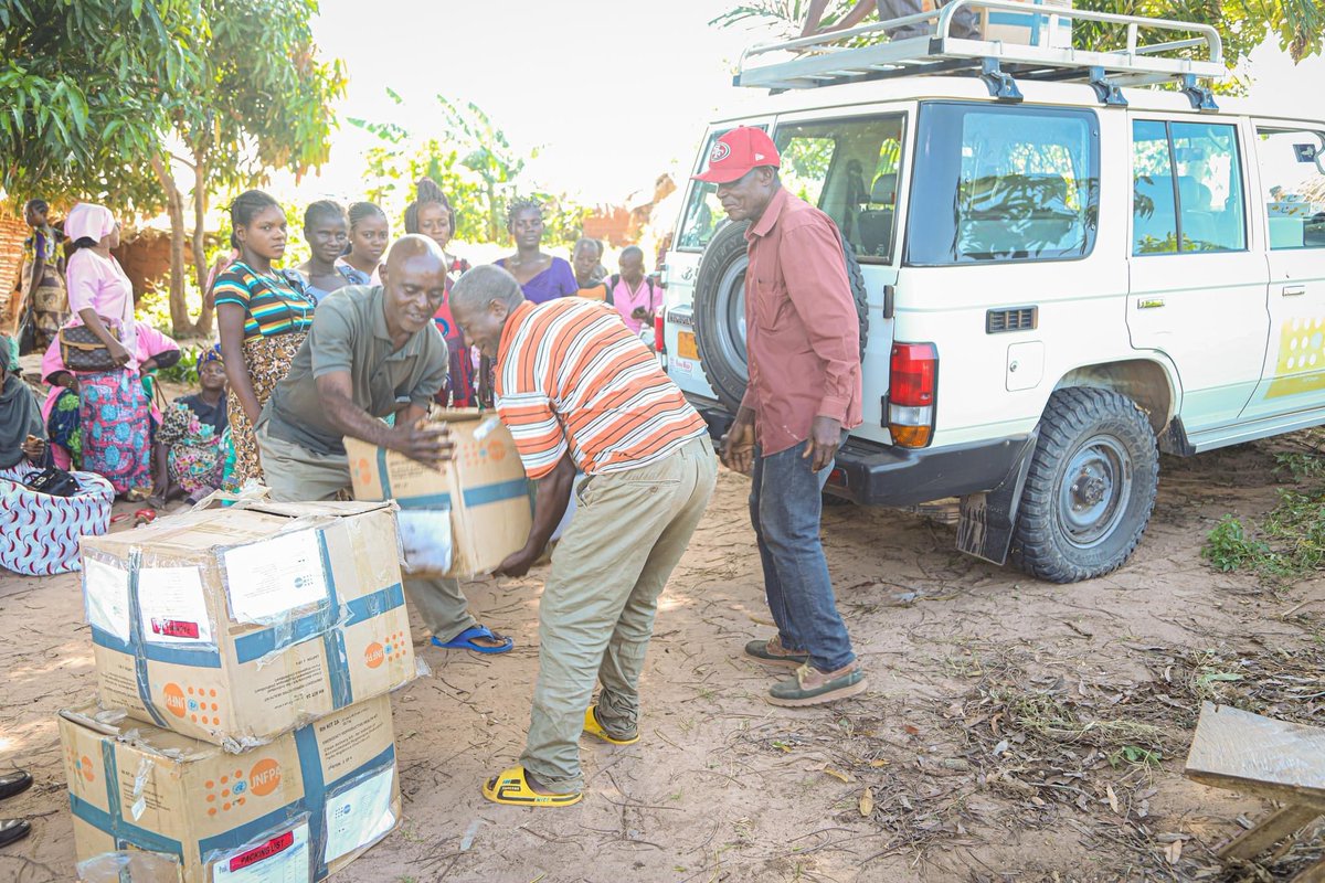 eugene_kongnyuy's tweet photo. RT UNFPARDC "#𝐓𝐚𝐧𝐠𝐚𝐧𝐲𝐢𝐤𝐚
1⃣3⃣0⃣ femmes visiblement enceintes ont bénéficié de kits individuels d’accouchement dans le site de déplacés internes de #Kyamushenzi dans la zone de santé de #Nyemba dans le #Tanganyika @MinSanteRDC #PNSR #SCOSAF https://t.co/lcH4HO6A2L"