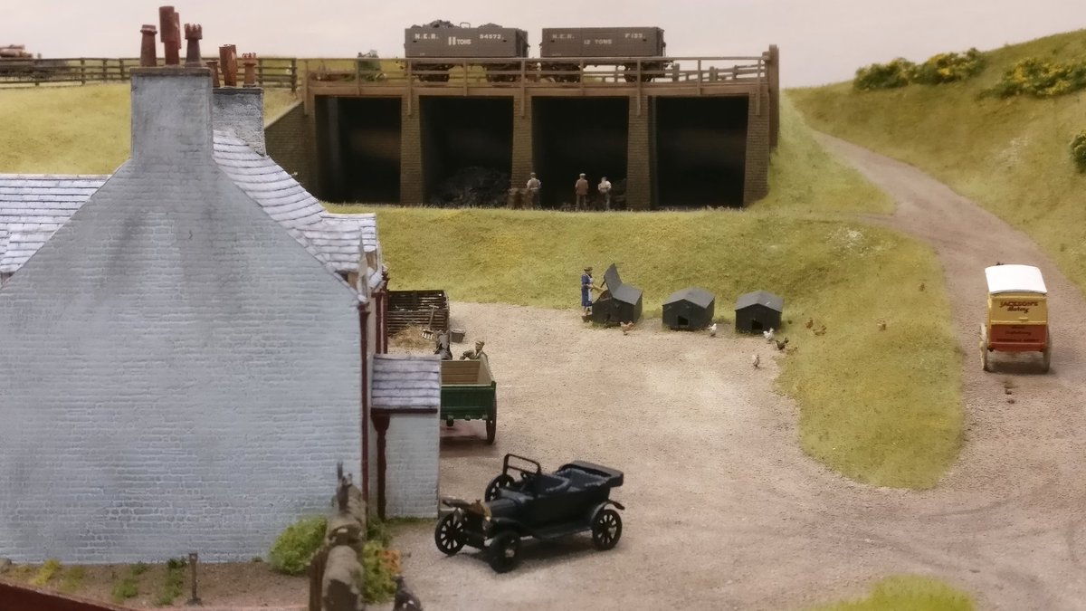 BURT0NBRADST0CK's tweet photo. Thoroughly enjoyed my @EMGauge #ExpoEM visit on Sunday. Here's a few pics of a few of the layouts. 1/3 https://t.co/RtgHdjGyyf