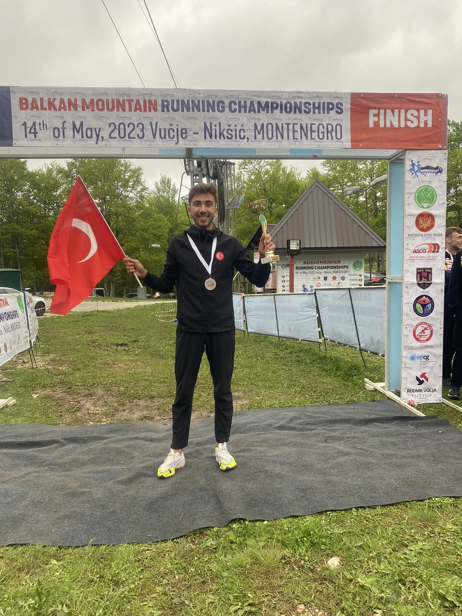 Bugün Karadağ’ın Nikšić kentinde yapılan Büyük erkekler Balkan Dağ şampiyonasında Ferdi olarak Balkan 5.si takım olarak ise Balkan 2.si olmak nasip oldu. Çok zor parkurda 12 km alanda Ülkemiz için güzel mücadele verdiğimizi düşünüyorum.🇹🇷❤️