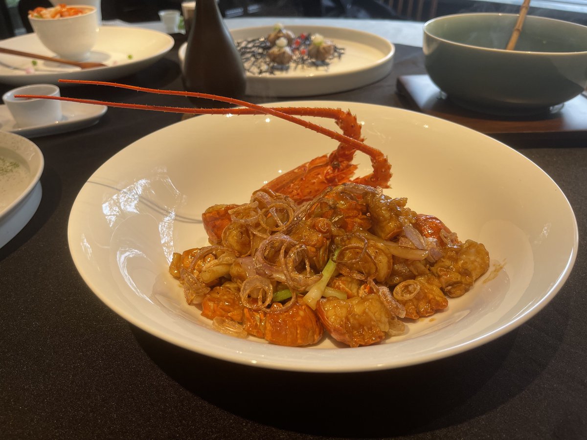 福利姬揪耳朵分享的黄推图片3 - 网红私拍内容