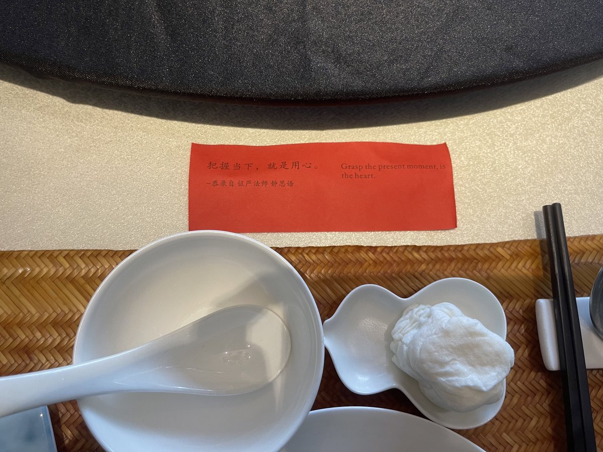 福利姬揪耳朵分享的黄推图片2 - 网红私拍内容