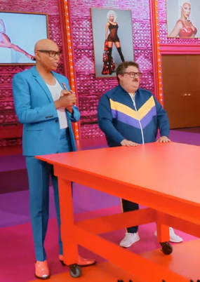 snlstruggles's tweet photo. height difference :) https://t.co/VEbgbWauPf