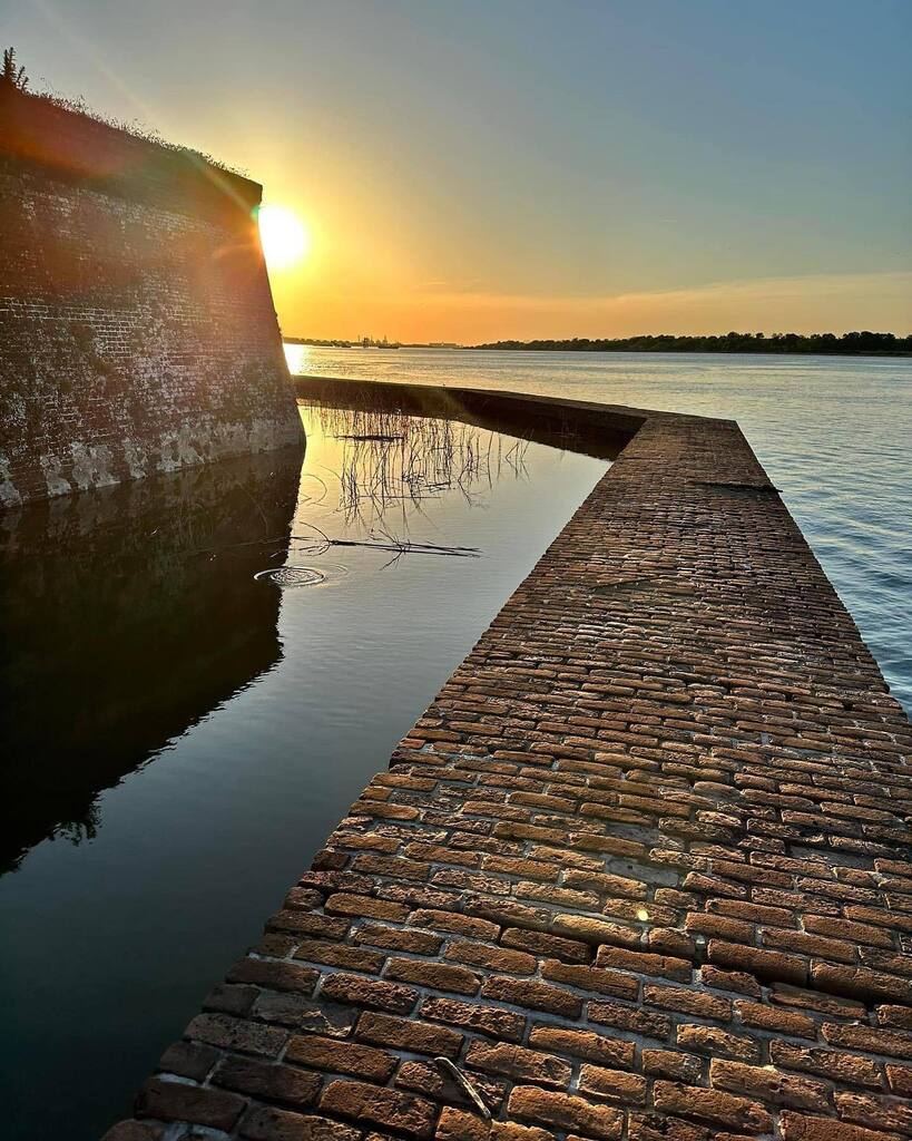 Lost in time, but never forgotten. The beauty and peace of places rich in history is a reminder that the past holds treasures for us to discover. #VisitTybee 📸 [@ashtonwpritcher] . . . #TybeeIsland #sunrise #beachlife #oceanview #TybeeVibes #SunriseChaser #IslandLife