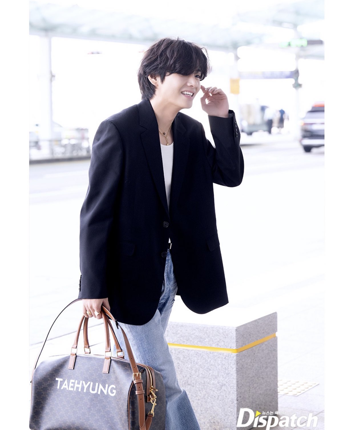 In pics BTS V airport fashion in luxury brands; Kim Taehyung