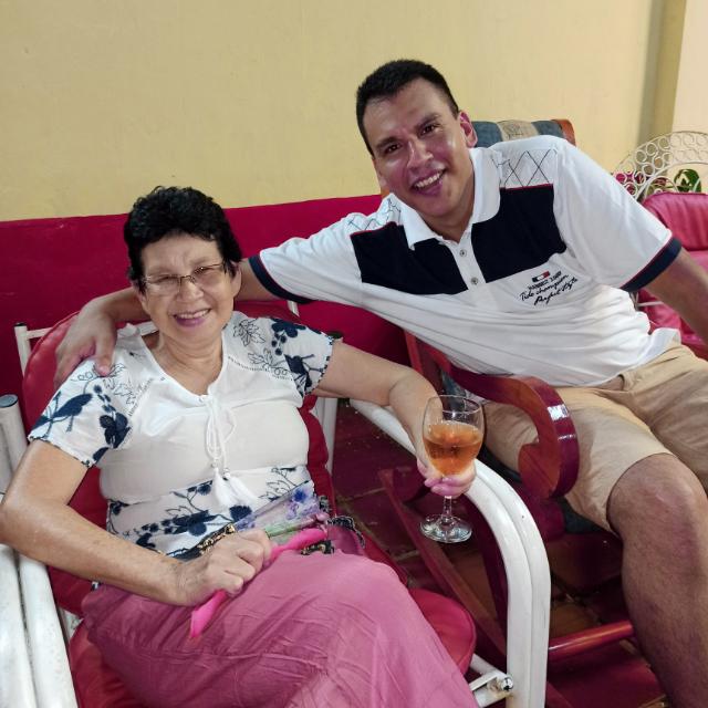 negro9847's tweet photo. Ña Ninfa, gracias 😍 Feliz día!! https://t.co/cwQlHV8N1I