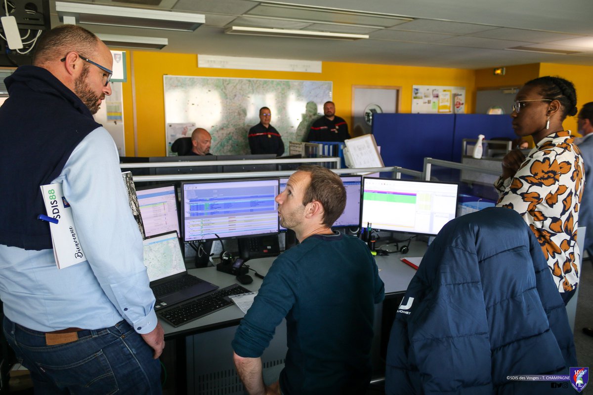 ☎️ Présentation à la DGSCGC du CTRA, plate forme unique de réception des appels 15-18-112, gérée conjointement par le #SDIS88 et le Centre Hospitalier d'Epinal, siège du #SAMU88 

#CTRA #CTA #Codis #Samu #Crra #ensemble