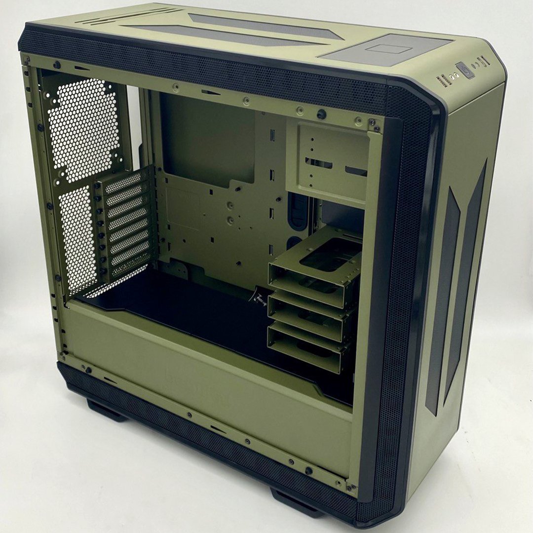 bequietofficial's tweet photo. A case worthy of a SPARTAN
This custom designed Dark Base Pro 900 Rev. 2 is truly an eye-catcher.
Can you guess which game inspired it?
📸 by @ModMyMods
#hardware #bequiet #darkbase #pccase https://t.co/zWcl61RO0m