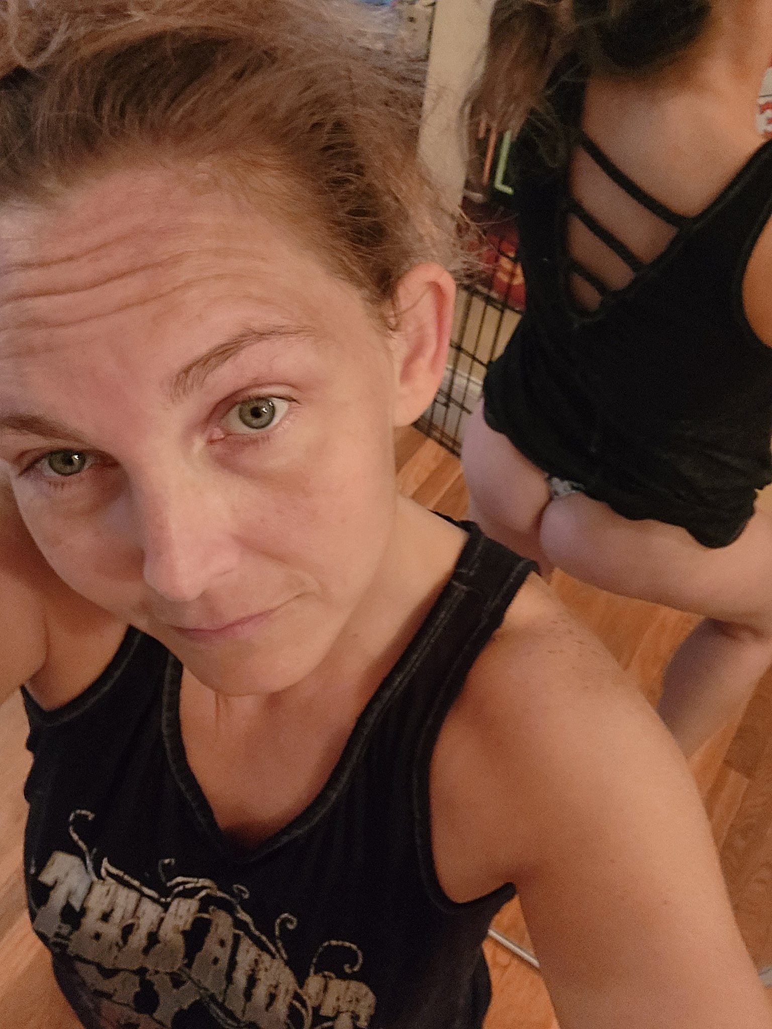 Dancin' while doing chores Follow the links! https://t.co/Zfg8TzKt99