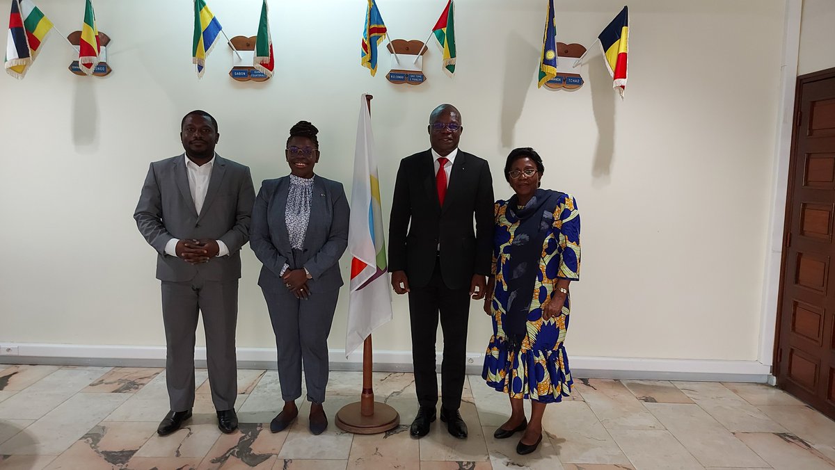 REPAC_OIF's tweet image. La #REPAC-OIF et le #Canada en synergie !

Visite de courtoisie de Son Excellence @Lorraine_Canada, Haute-Commissaire du Canada au Gabon. Elle a été reçue par le Représentant régional de l'OIF Alphonse WAGUENA. Ils ont échangé sur les projets de développement en Afrique centrale.