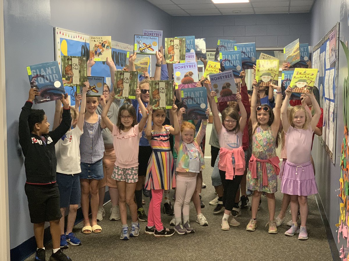 Christine9ONeil's tweet photo. We are thrilled to have @CFlemingBooks and Eric Rohman at Beebe today. Your books are an inspiration to all of us. #BeebeAdventures https://t.co/ofXbZFY92f
