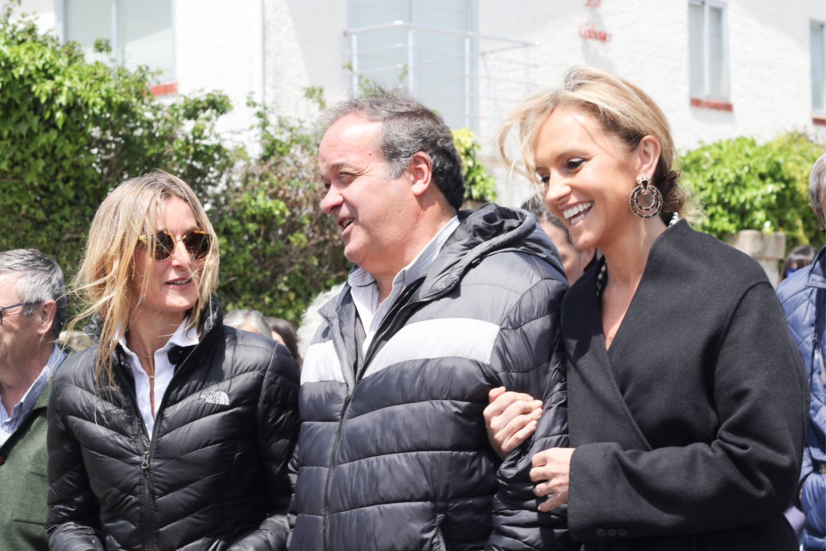 ArucaGomez's tweet photo. Seguimos en la romería de San Isidro en Santa María de la Alameda, hemos podido disfrutar de la compañía de Paco, su equipo y todos los alameños. 

También hemos podido conocer a valientes artesanos y emprendedores  de la zona en el mercado de ganaderos. 

#28M https://t.co/mQYphpR8fn