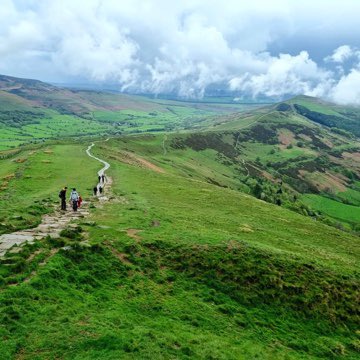 Completing Duke of Edinburgh Gold Award in the Peak District. 20km per day hikes - incredible. Congratulations gentlemen, outstanding effort.  <a href="/DofESouthEast/">DofE South East</a>  <a href="/peakdistrict/">Peak District National Park</a> #SEND #Schools #courage #resilience #Monday #Heroes
