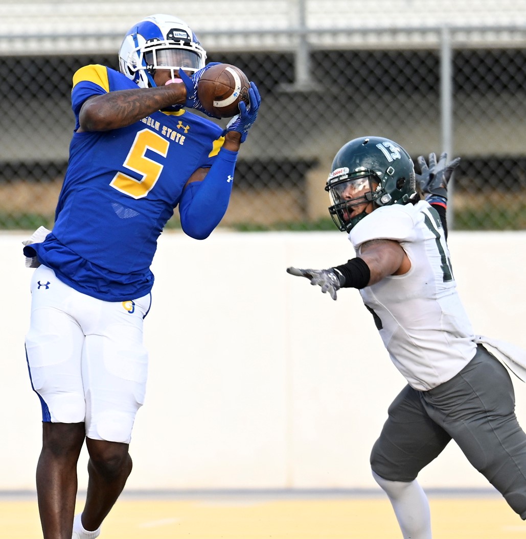 Jeff Cobb (@jeffery_cobb) on Twitter photo West Virginia has offered transfer WR Noah Massey. The 6'4" 230-pound Massey is from Houston, TX. He played 2 years at Div. II Angelo State where he amassed 81 rec, 1,083 yds & 9 TDs. <a href="/NoahMassey15/">OGCinco</a> <a href="/BlueGoldNews/">Blue Gold News</a> <a href="/___Dwil/">Coach D Wil, M. Ed</a> <a href="/trey_neyer/">Trey Neyer</a> @JBrecruitingWVU <a href="/tolbert_nance/">Tolbert Nance</a> <a href="/cameronhall_4/">Cameron Hall</a> West Virginia has offered transfer WR Noah Massey. The 6'4" 230-pound Massey is from Houston, TX. He played 2 years at Div. II Angelo State where he amassed 81 rec, 1,083 yds & 9 TDs. <a href="/NoahMassey15/">OGCinco</a> <a href="/BlueGoldNews/">Blue Gold News</a> <a href="/___Dwil/">Coach D Wil, M. Ed</a> <a href="/trey_neyer/">Trey Neyer</a> @JBrecruitingWVU <a href="/tolbert_nance/">Tolbert Nance</a> <a href="/cameronhall_4/">Cameron Hall</a>